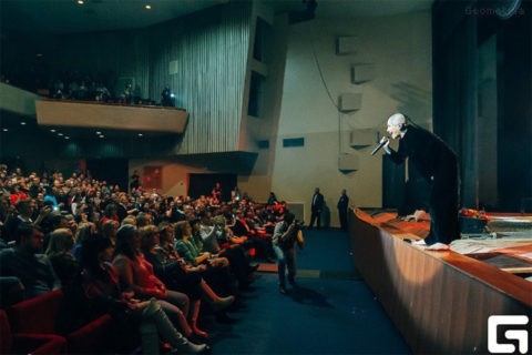 nargiz-zakirova-v-barnaule