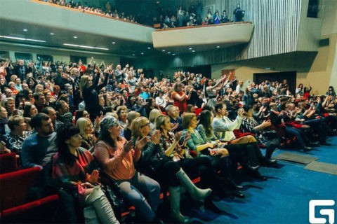 nargiz-zakirova-v-barnaule