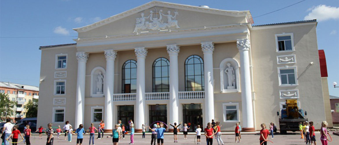 Dvorets-kultury-i-iskusstva-Leninsk-Kuznetskij